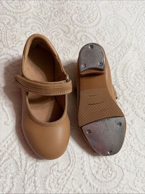 Girls Size 9.5C Tan Mary Jane Tap Shoes